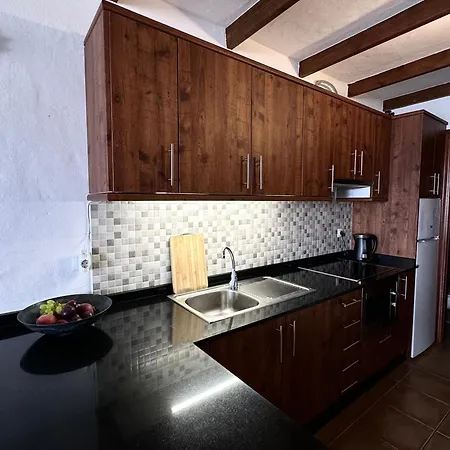 Casa Checa 3 *