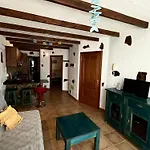 Casa Checa 3 *